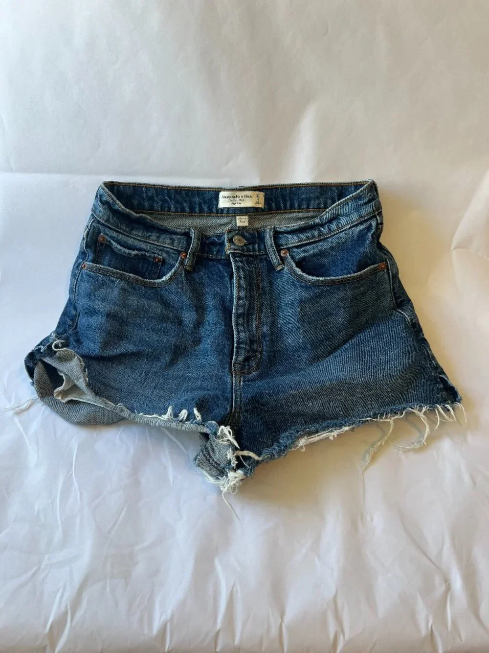 Abercrombie & Fitch Mom Shorts High Rise Distressed Denim 28/6 Curve Love